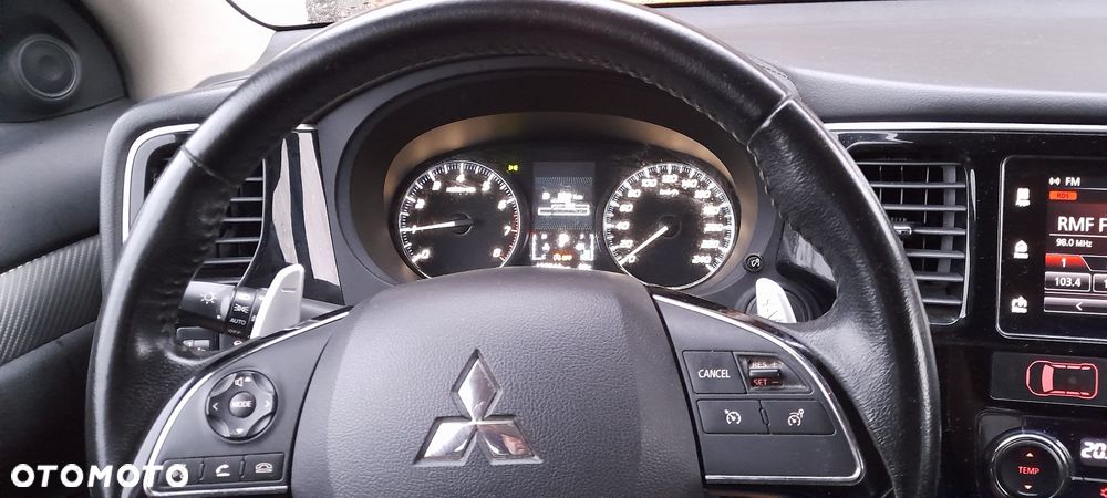 Mitsubishi Outlander - 9
