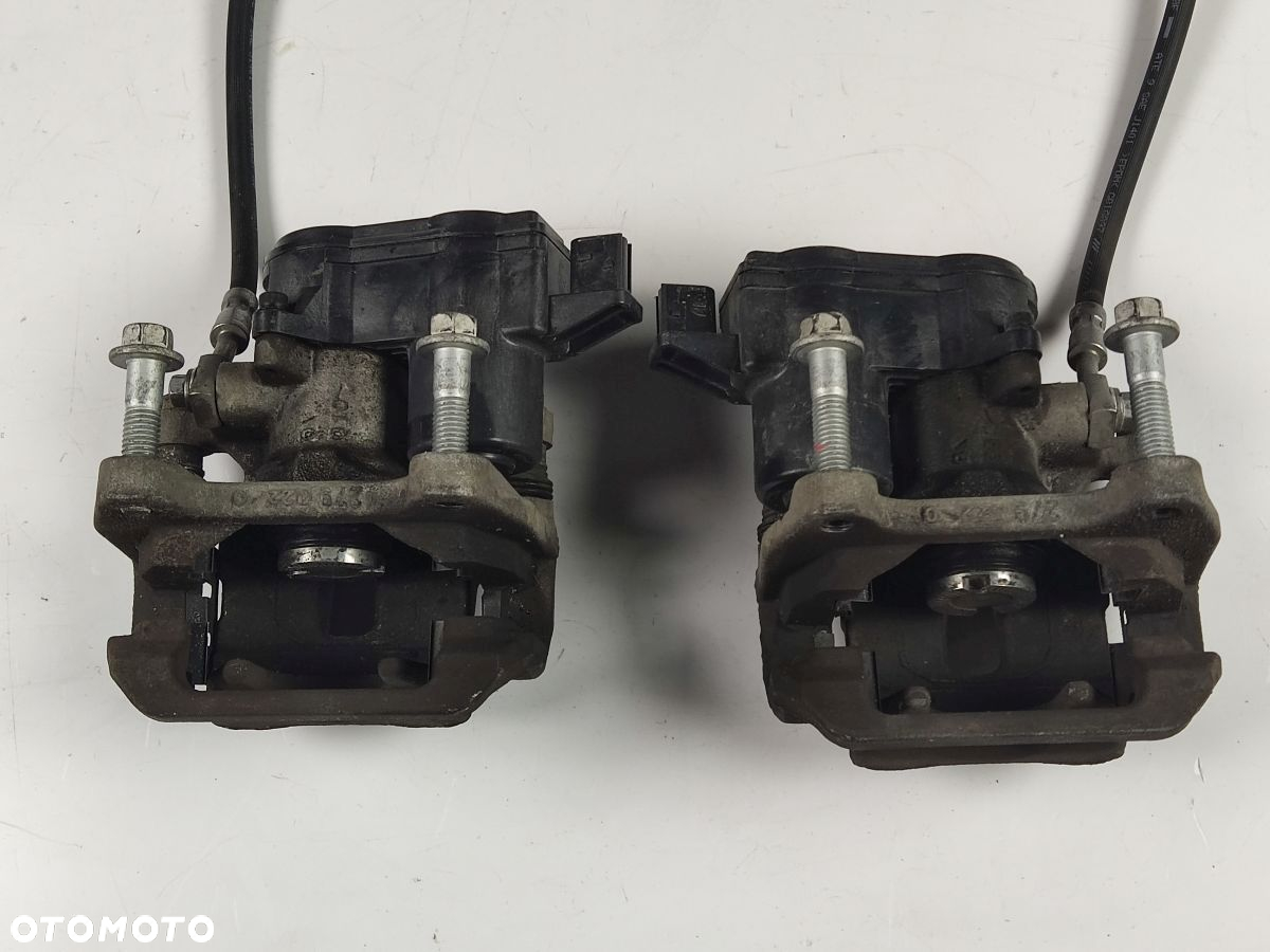 VOLVO XC40 2.0T T4 17-21r Zacisk Hamulcowy Prawy i Lewy Tył - 13