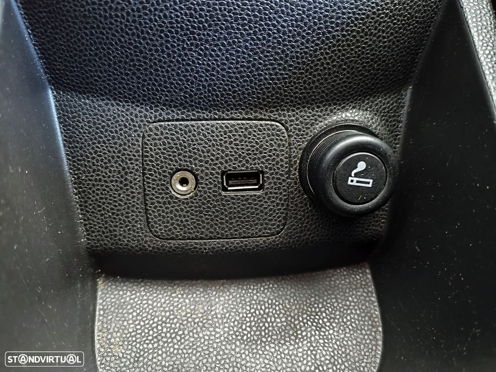 Ford Fiesta 1.0 Ti-VCT Titanium - 24