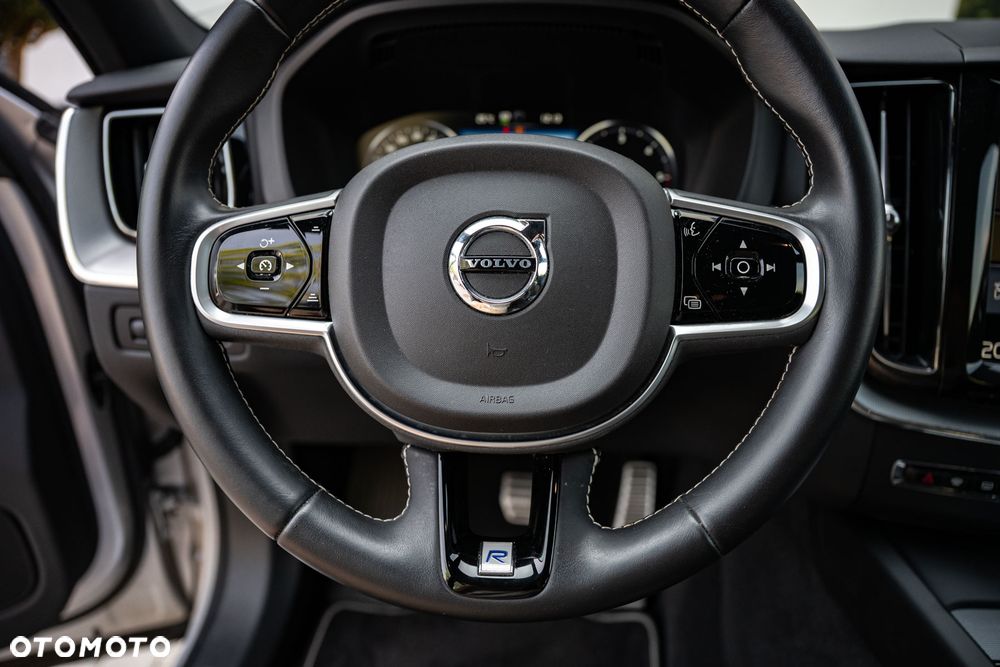 Volvo XC 60 D4 SCR R-Design - 21