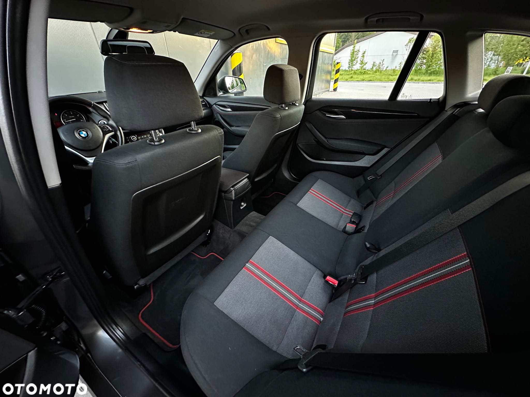 BMW X1 xDrive18d - 11
