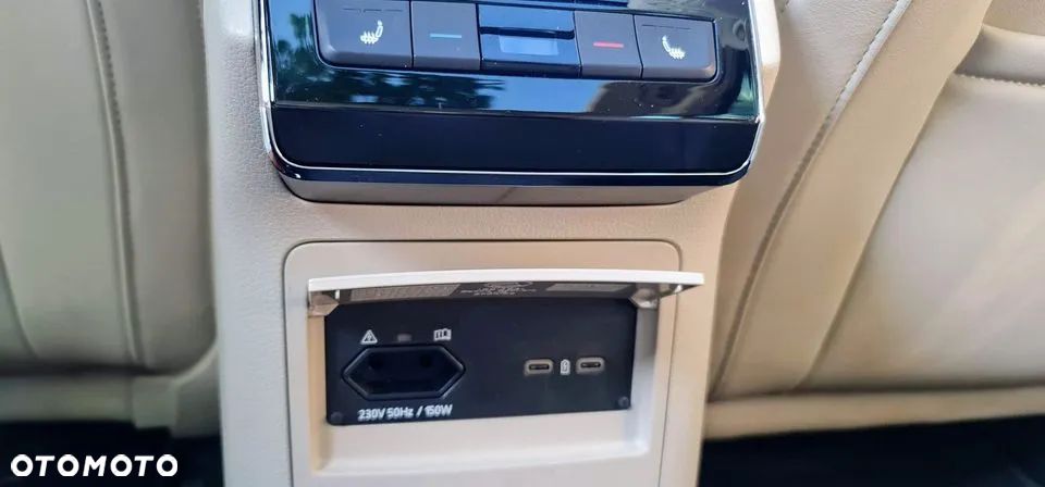 Skoda Superb 2.0 TDI SCR L&K DSG - 8