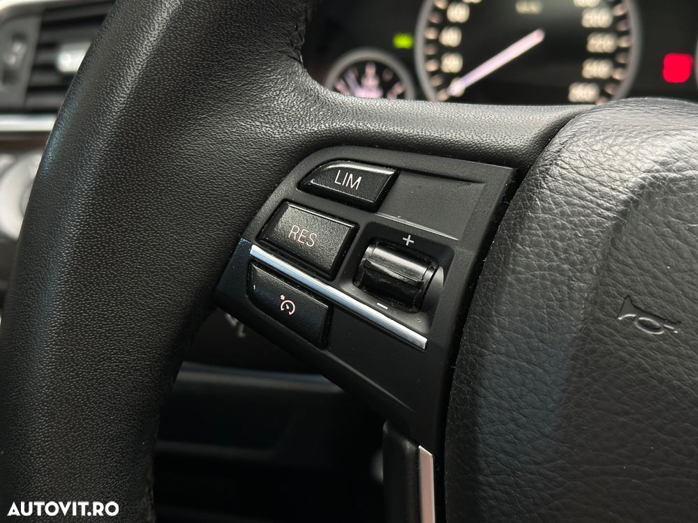 BMW Seria 5 520d - 30