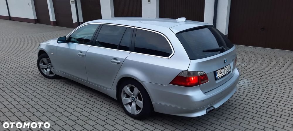 BMW Seria 5 530xd Touring - 4