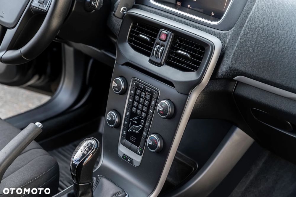 Volvo V40 D2 Momentum - 27