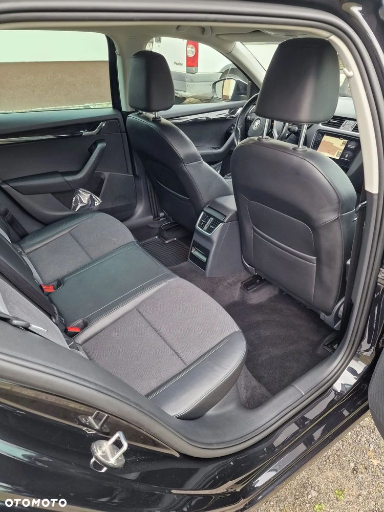 Skoda Octavia 2.0 TDI Style DSG - 10