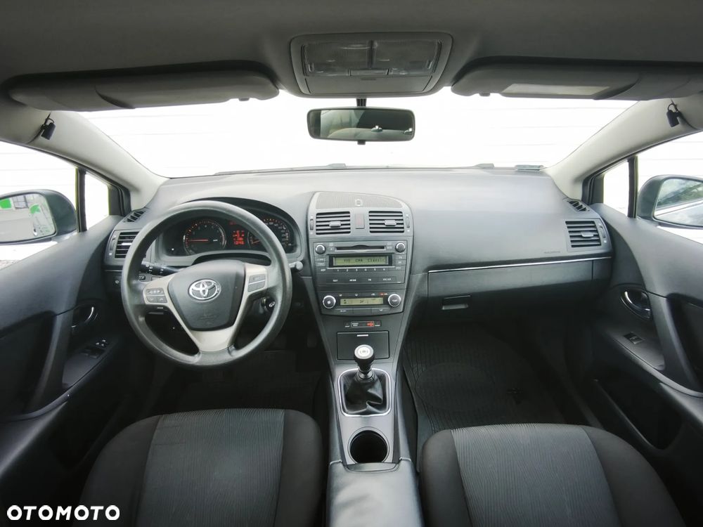 Toyota Avensis 1.6 Luna - 5