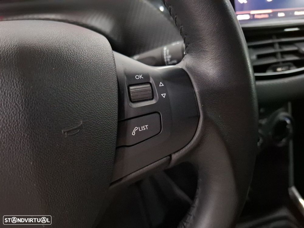 Peugeot 2008 1.2 PureTech Style - 17