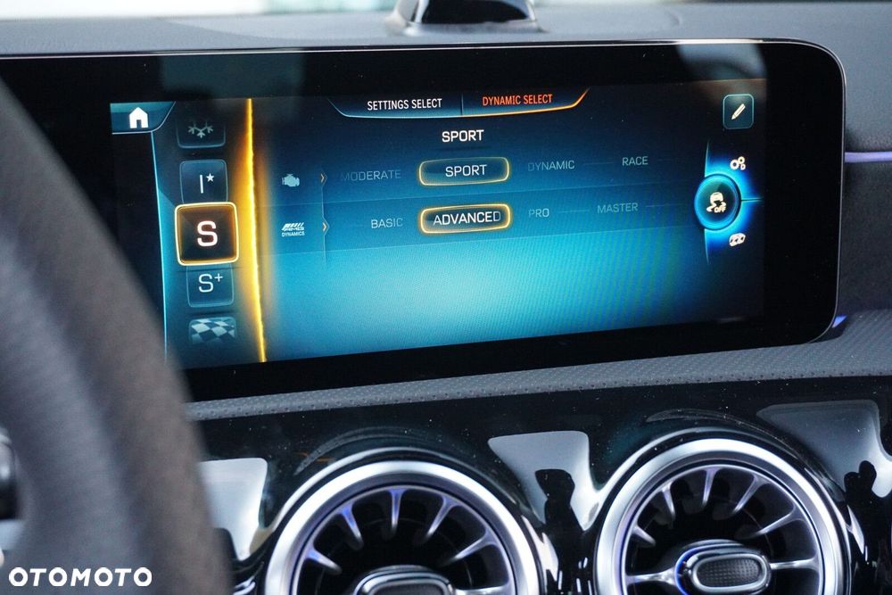 Mercedes-Benz Klasa A 45 S AMG 4-Matic 8G-DCT - 14