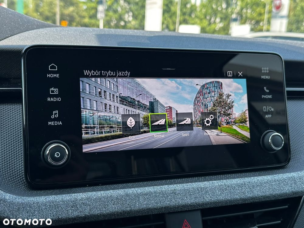 Skoda Kamiq 1.0 TSI Selection DSG - 22