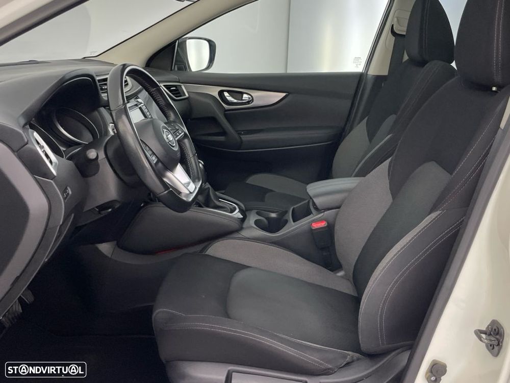 Nissan Qashqai 1.3 DIG-T N-Connecta DCT - 11