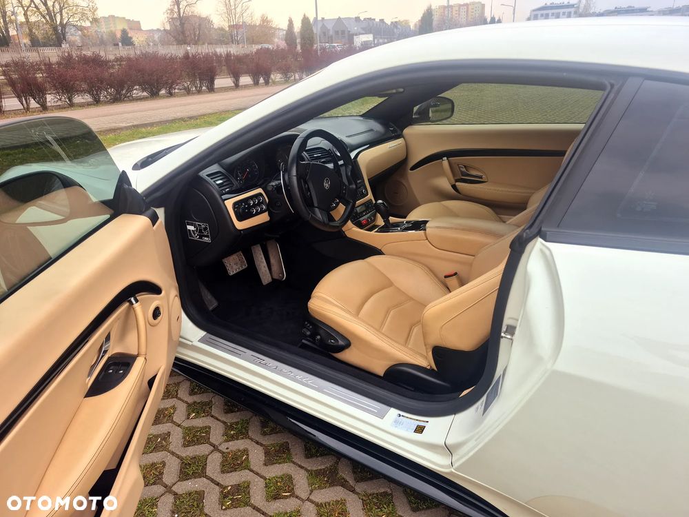 Maserati GranTurismo - 11