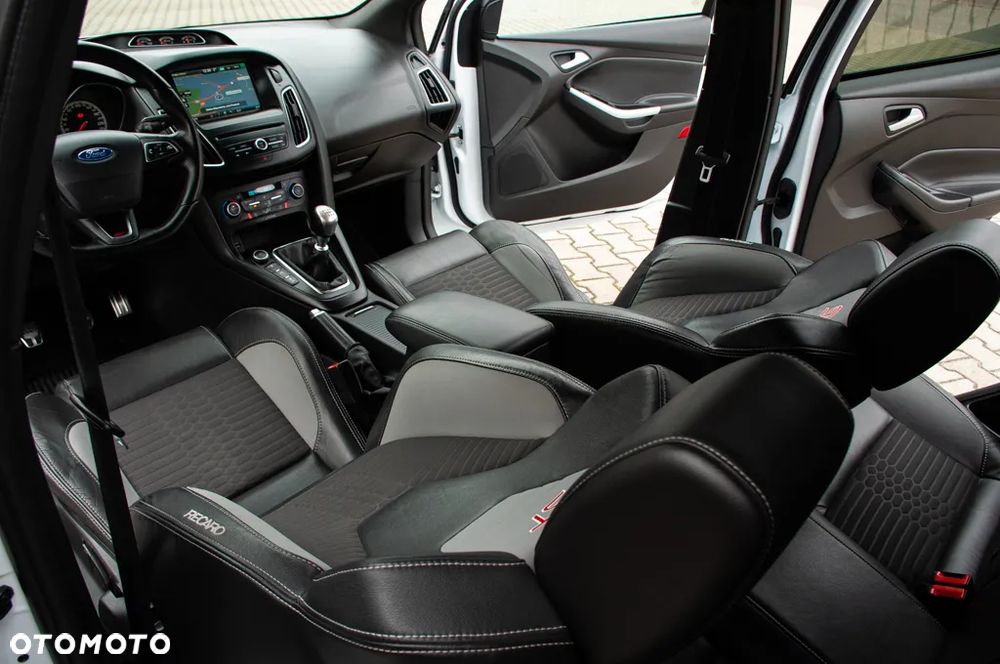 Ford Focus 2.0 TDCi ST mit Leder-Exclusiv-Paket - 26