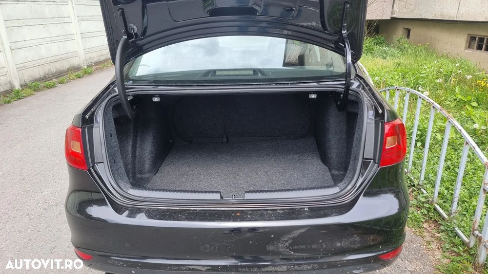 Volkswagen Jetta - 13