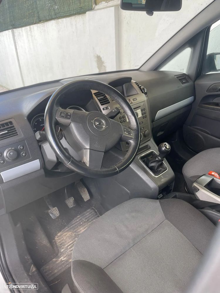 Opel Zafira 1.9 CDTI Enjoy - 4