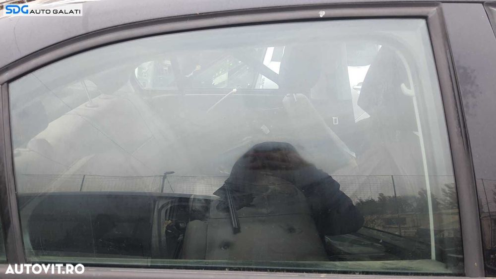 Geam Sticla Culisant de pe Usa Portiera Dreapta Spate Sofer Skoda Rapid 2012 - 2017 [C1588] - 1