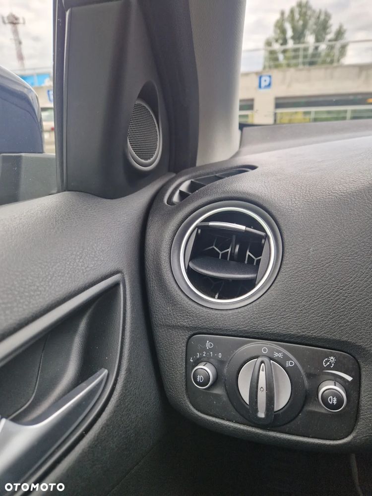 Ford Mondeo 2.0 TDCi Ambiente - 21