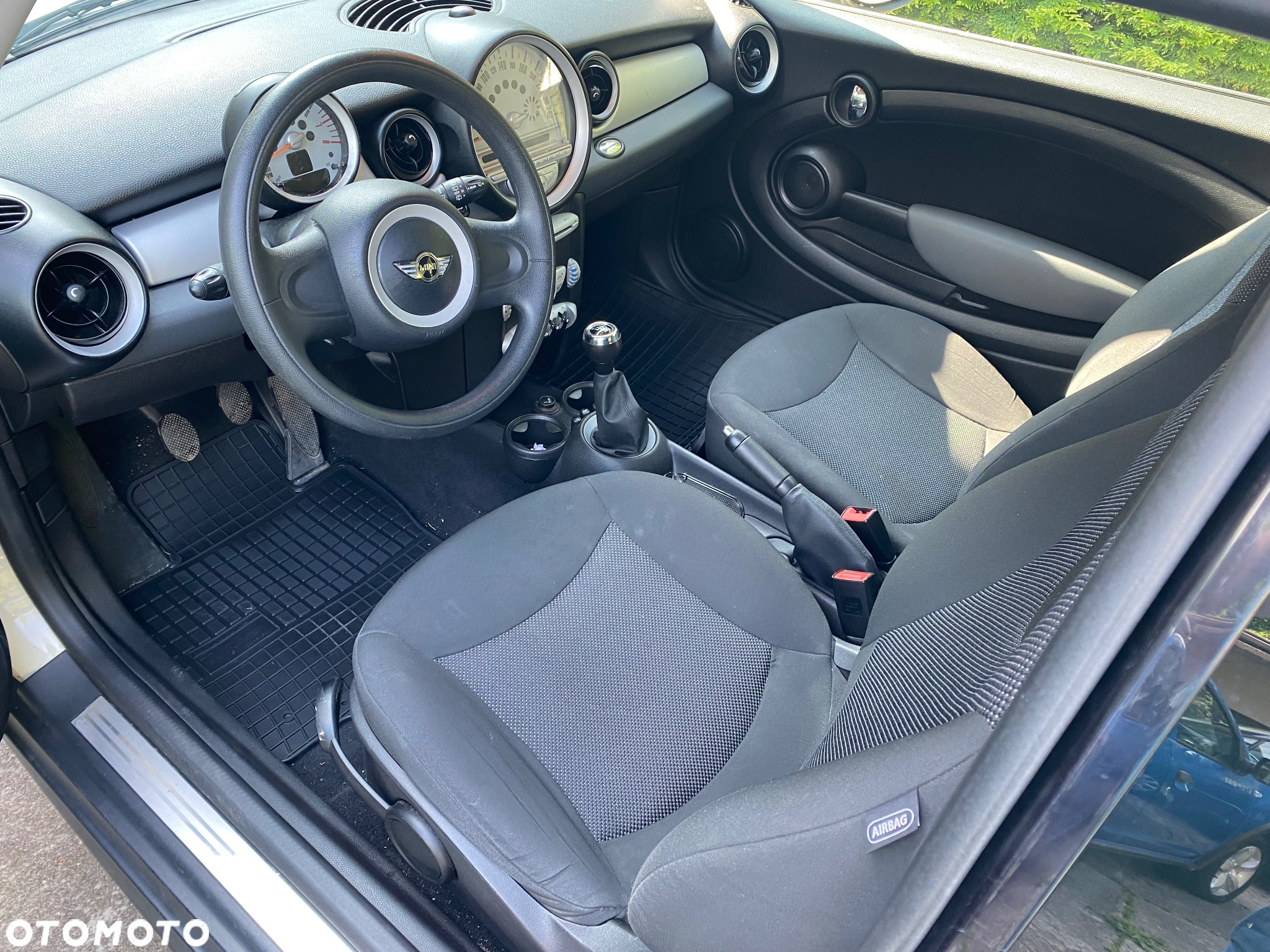 MINI ONE Standard - 10