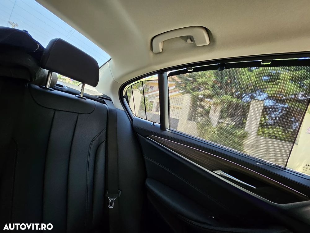 BMW Seria 5 530d xDrive Aut. M Sport Edition - 36