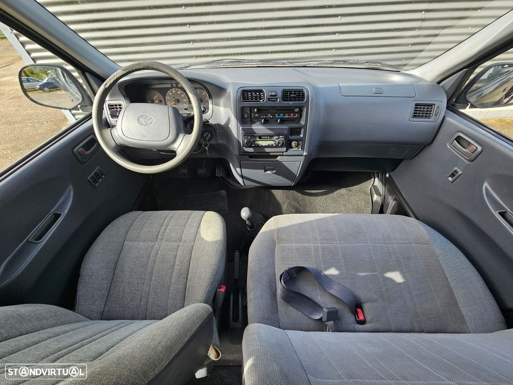 Toyota HiAce 2.4 D LXH12LG - 13