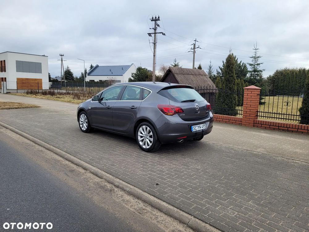 Opel Astra 1.4 Turbo Cosmo - 4