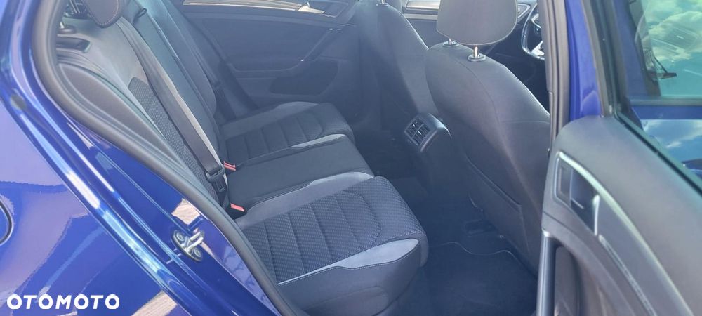 Volkswagen Golf - 28
