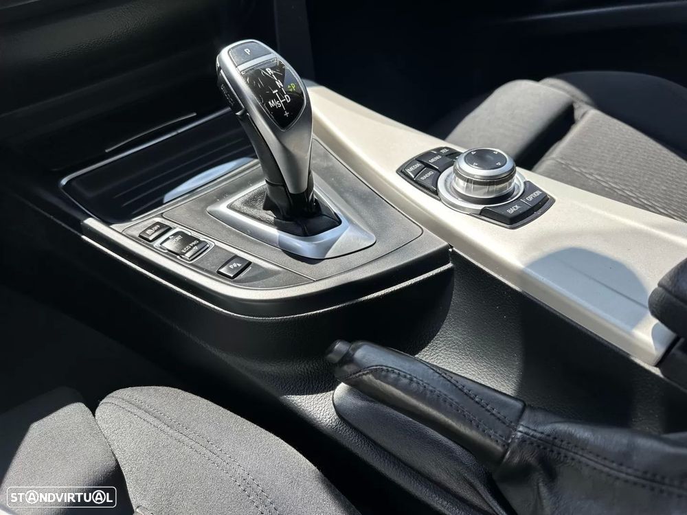 BMW 320 d Aut. Sport Line - 47