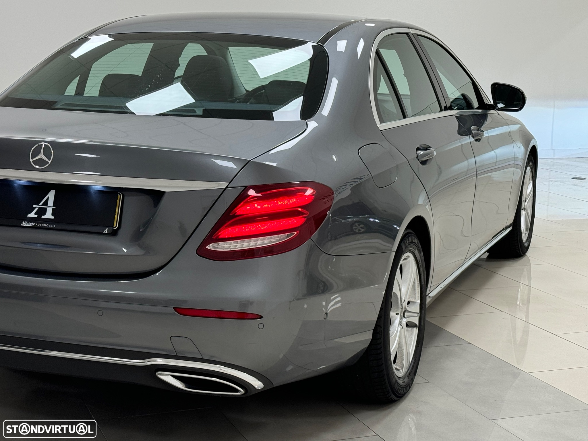 Mercedes-Benz E 220 d Exclusive - 14