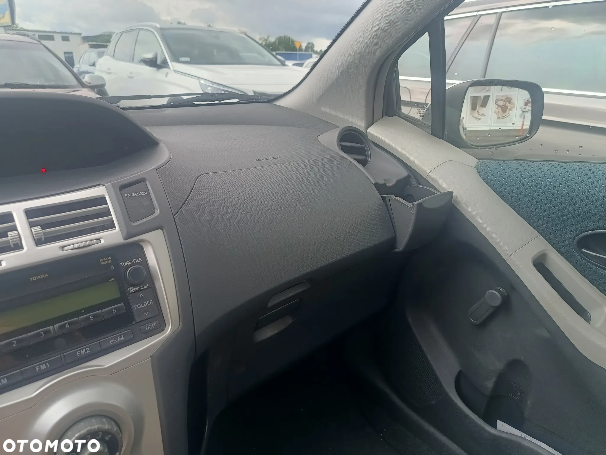Toyota Yaris 1.5 - 7