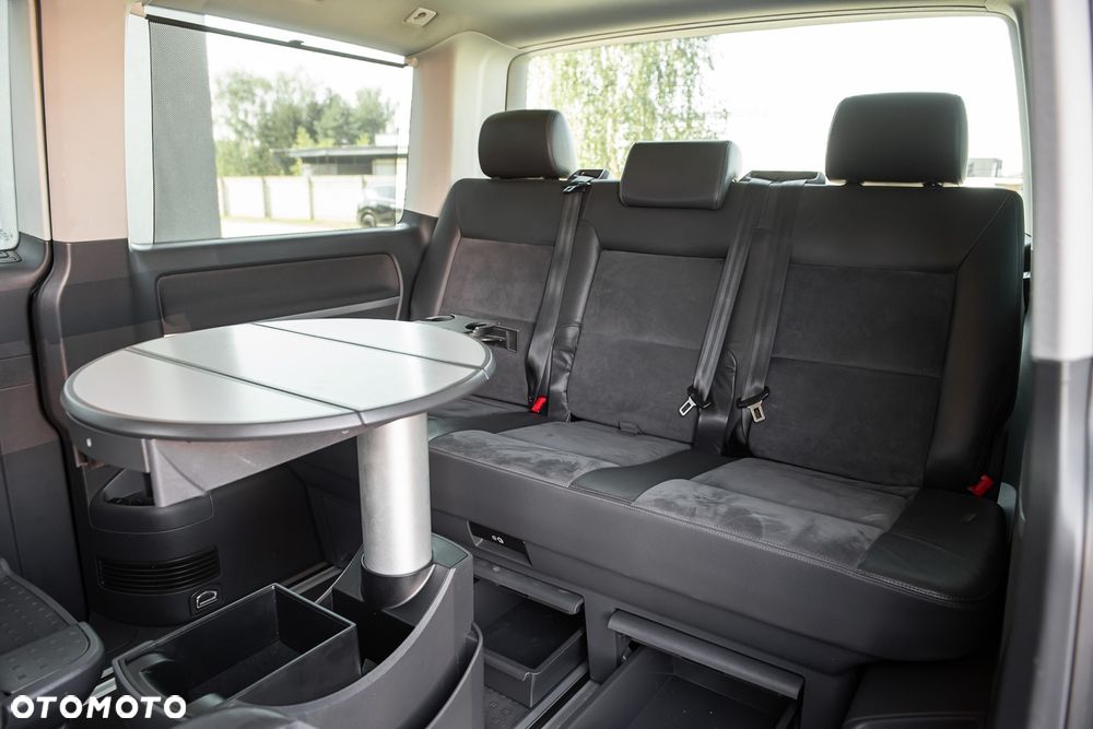 Volkswagen Multivan - 23