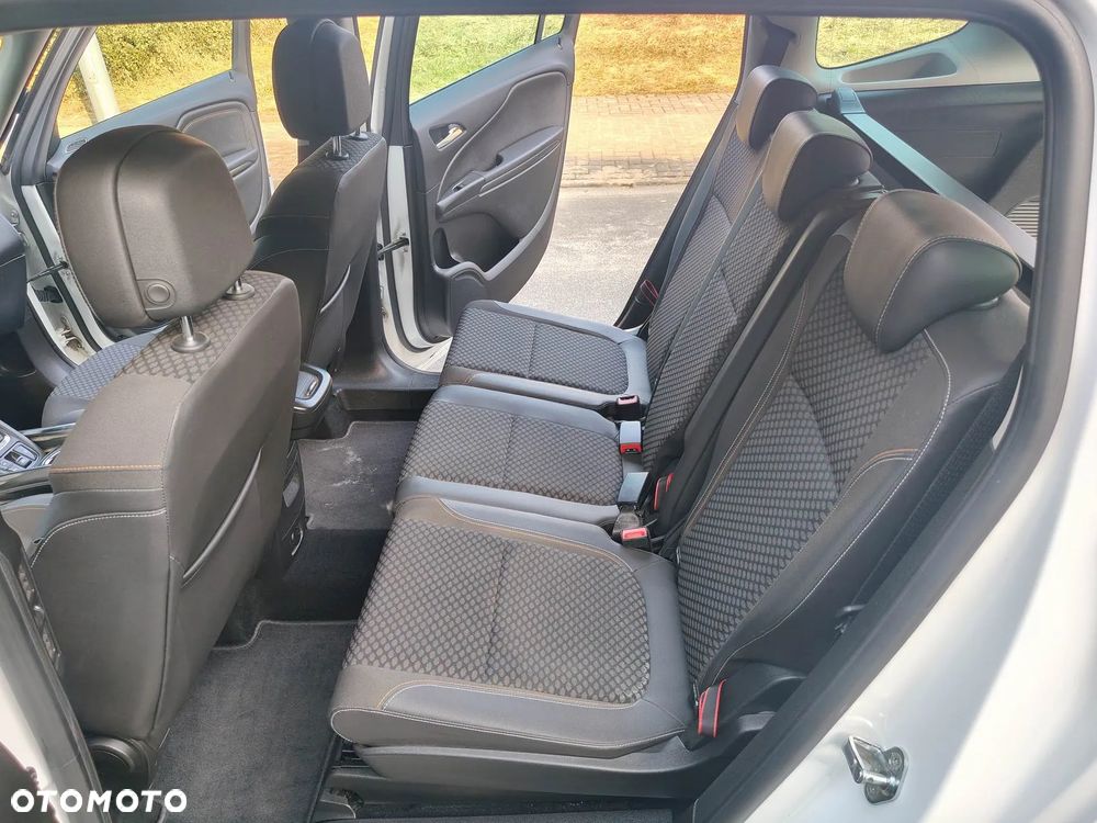 Opel Zafira - 16