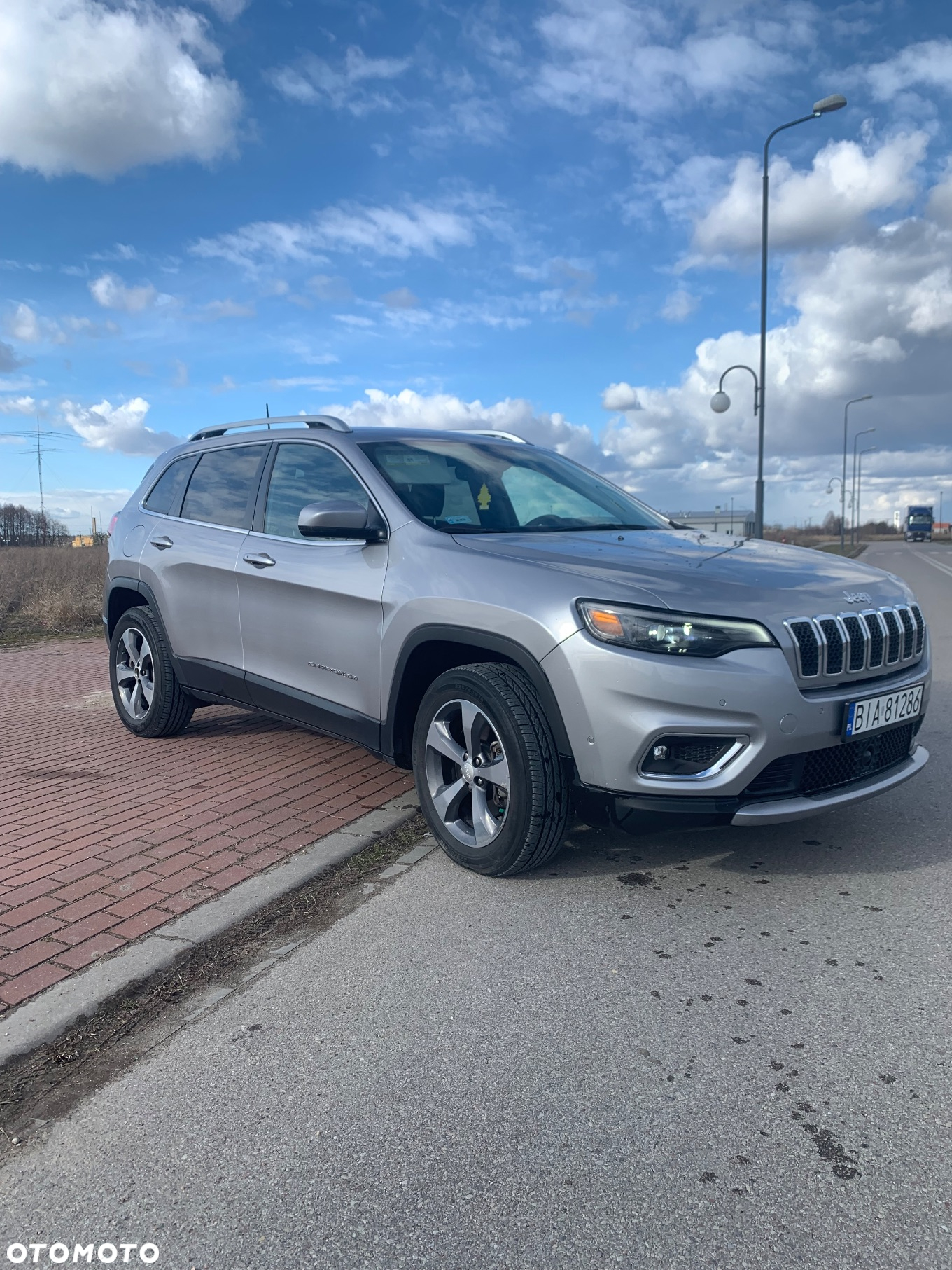 Jeep Cherokee - 2