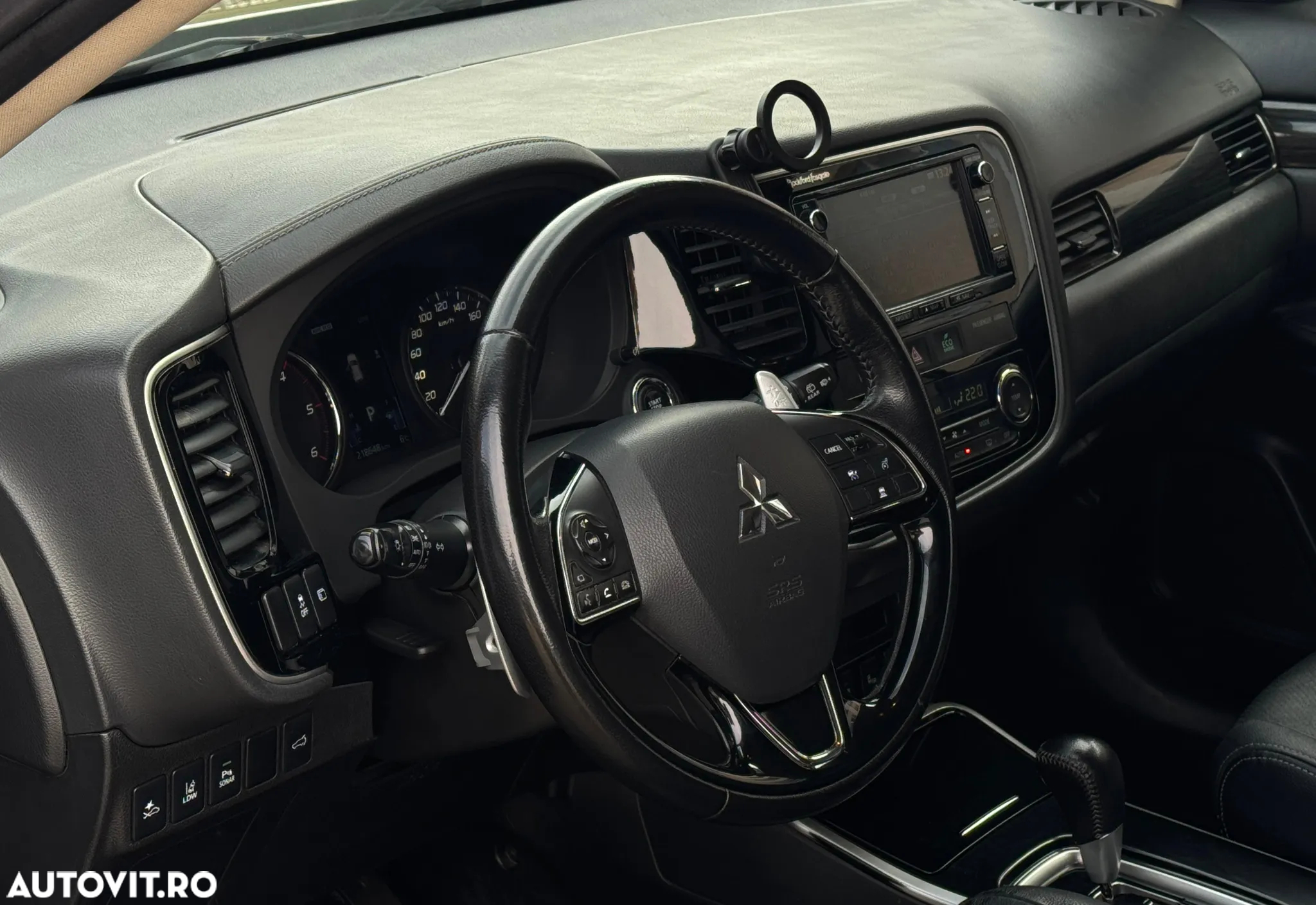 Mitsubishi Outlander 2.2 Litre DI-D AWD Intense Aut. - 10