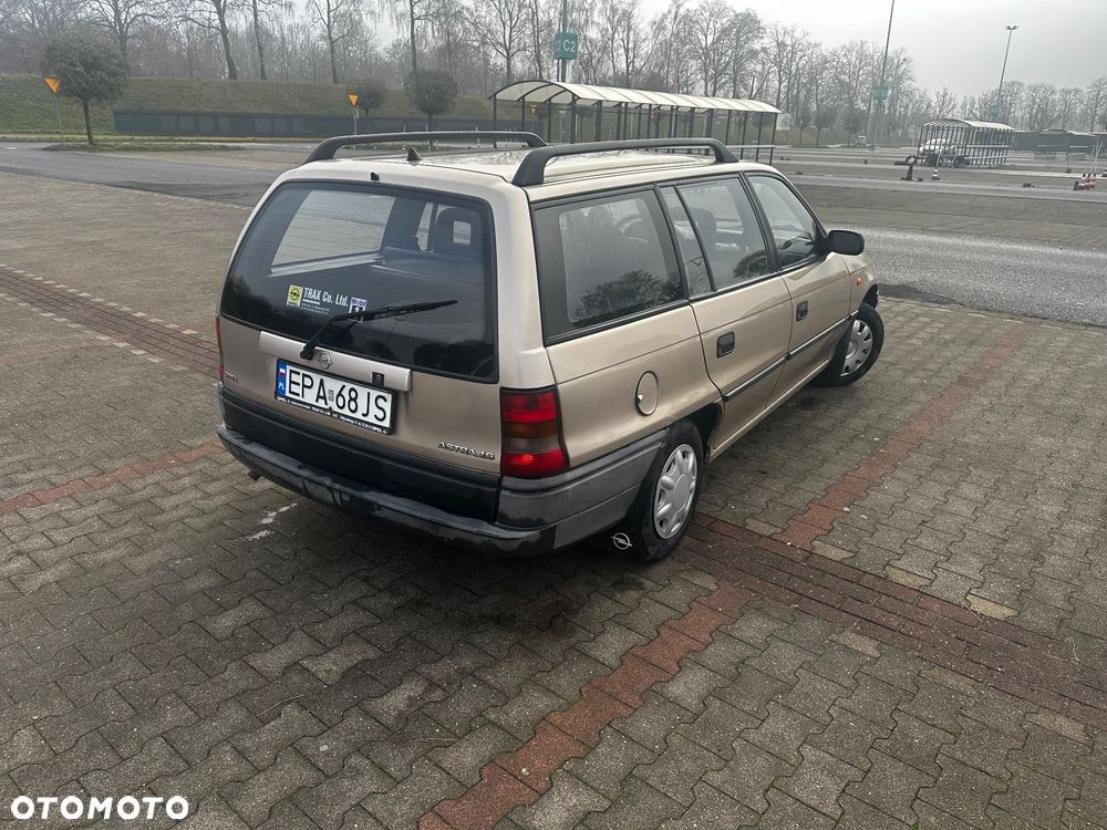 Opel Astra 1.6 Base - 6