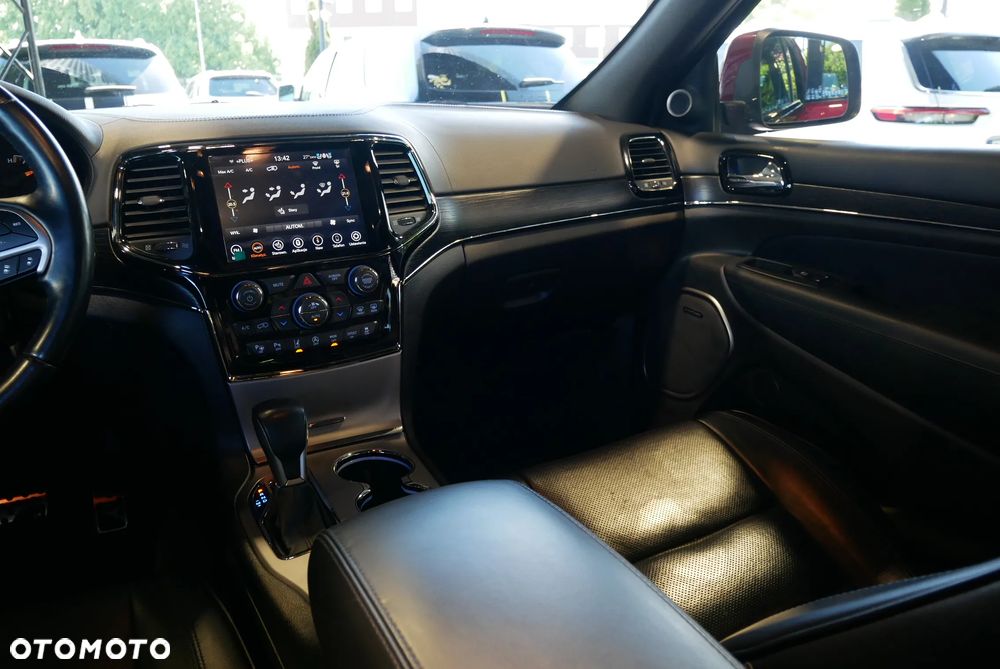 Jeep Grand Cherokee - 20