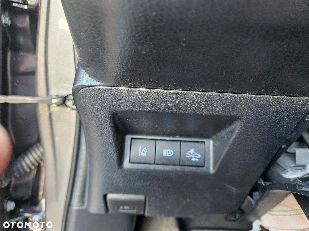 Toyota Yaris Hybrid 100 Active EU6 - 22