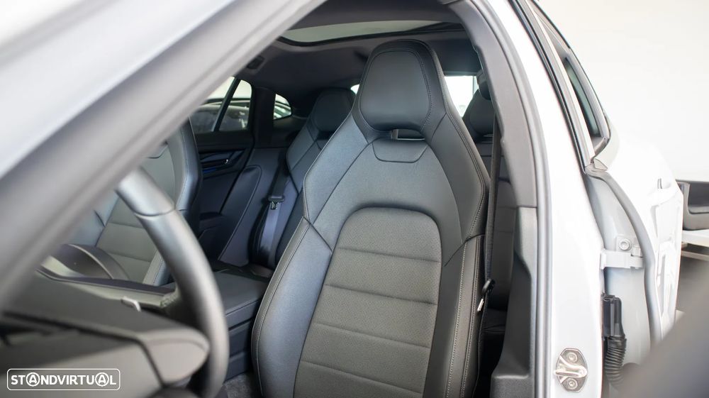 Porsche Panamera 4 E-Hybrid - 9