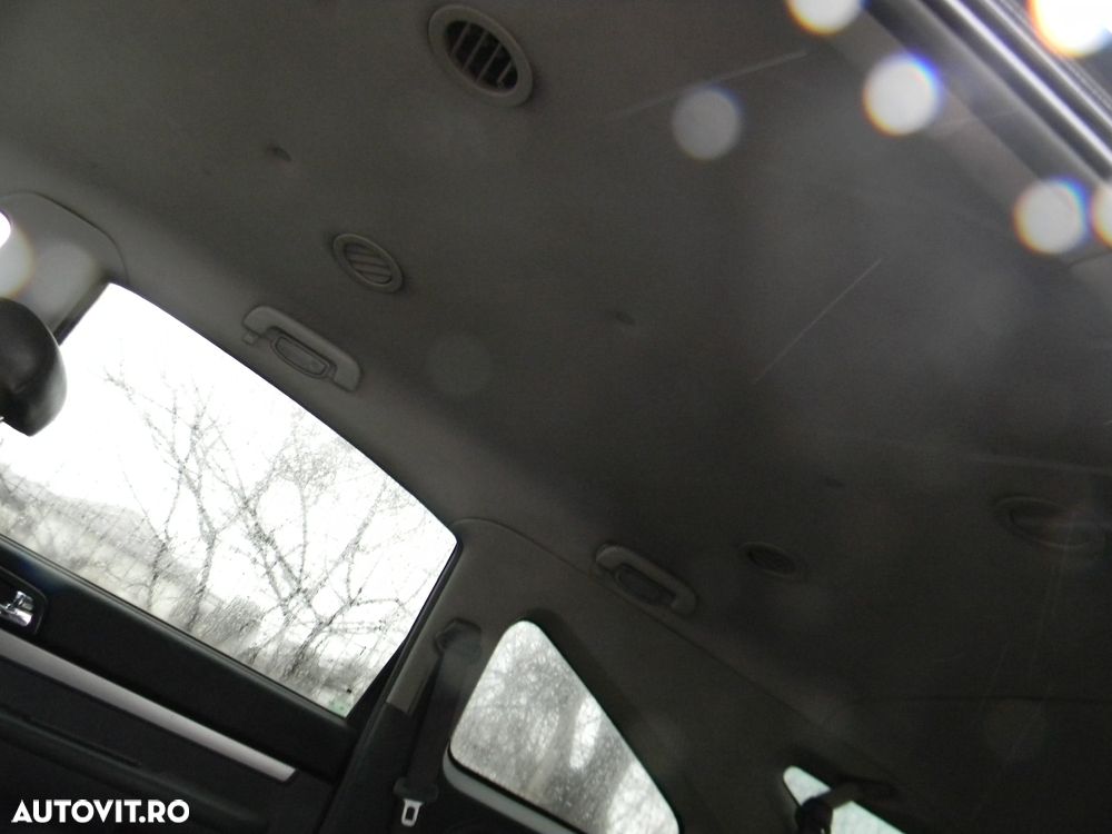 Dezmembrari  Ssangyong RODIUS  2005  > 0000 2.7 Xdi Motorina - 43