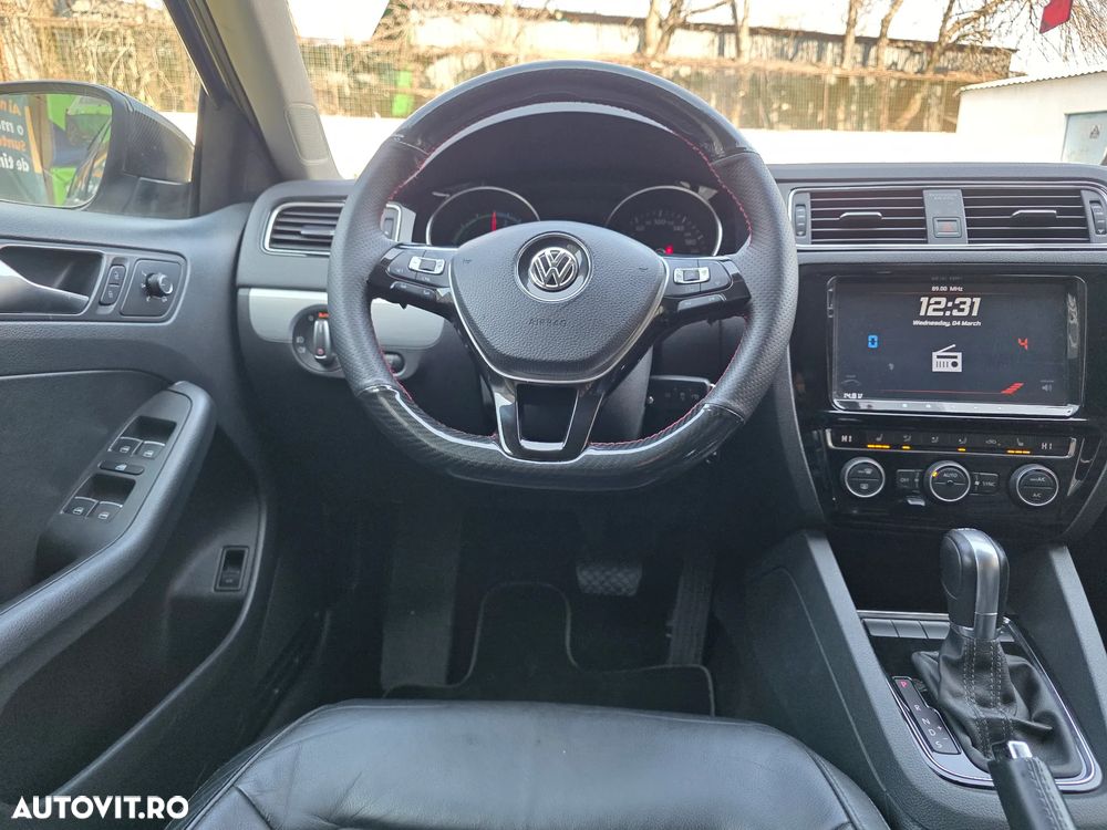 Volkswagen Jetta 1.4 DSG Highline - 16