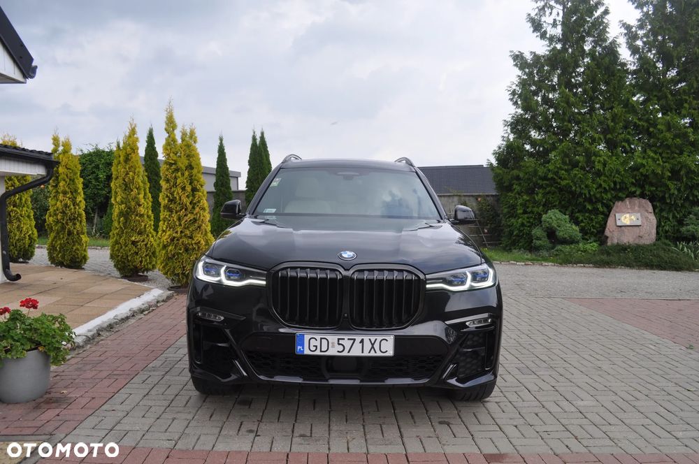 BMW X7 - 7