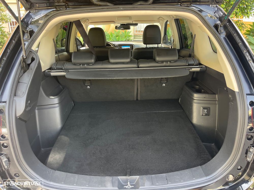 Mitsubishi Outlander - 7