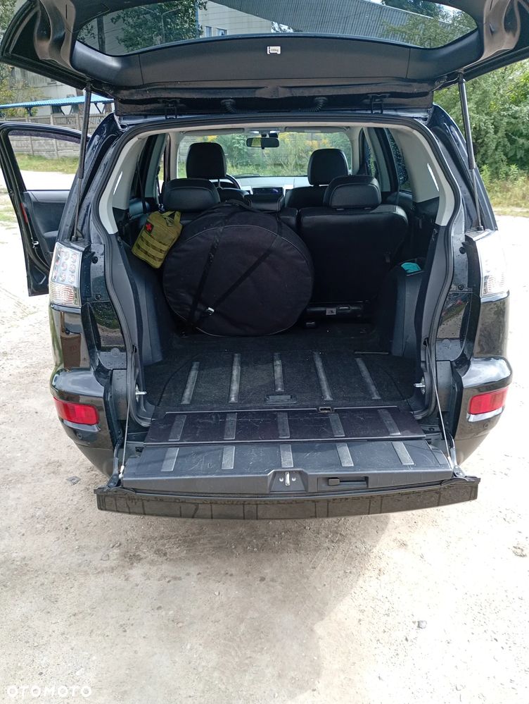 Mitsubishi Outlander 2.0 Intense 2WD EU5 - 17