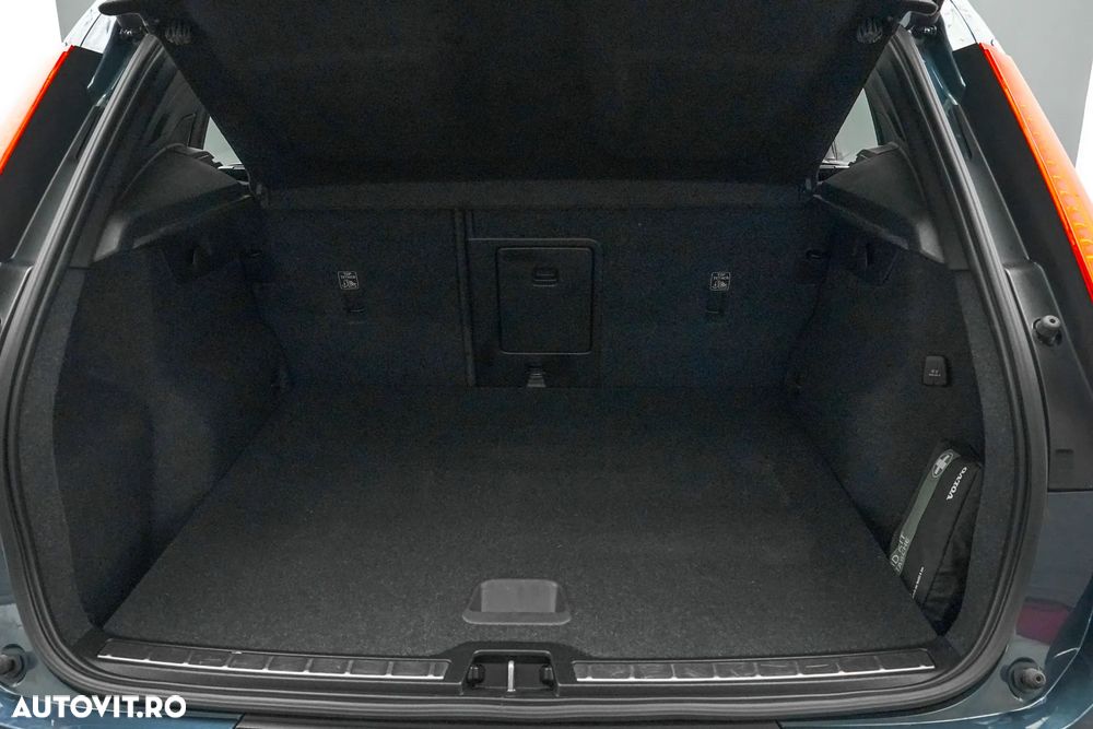 Volvo XC 40 Recharge T4 Twin Engine AT7 Inscription Expression - 24