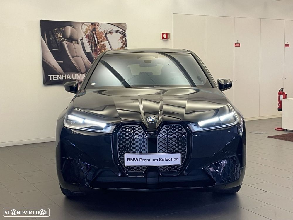 BMW iX xDrive 50 Pack Desportivo - 29