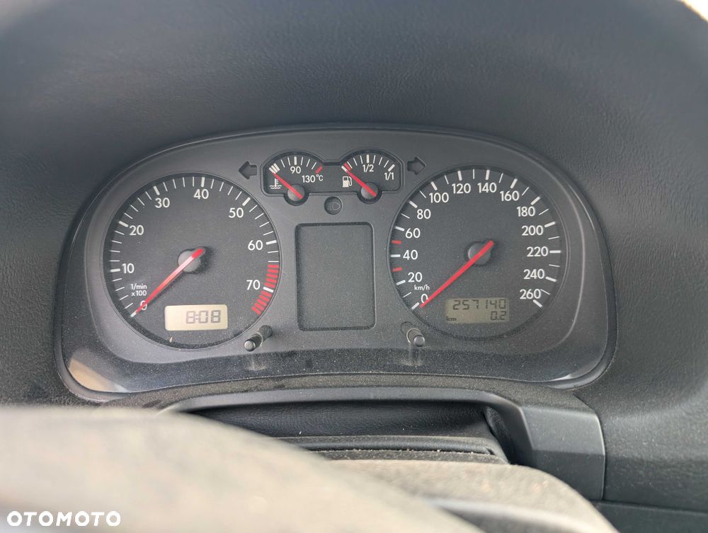 Volkswagen Golf - 4