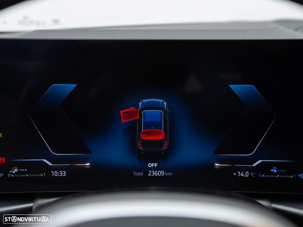 BMW 330 e Pack Desportivo M Auto - 24