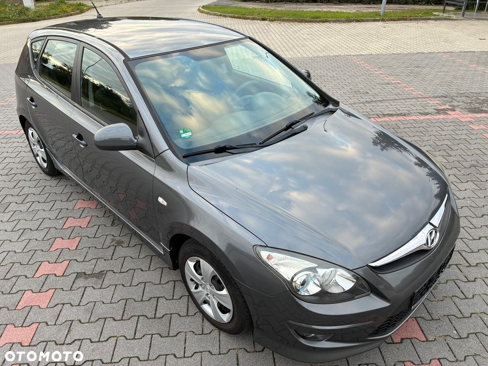 Hyundai i30 1.4 Base + - 4