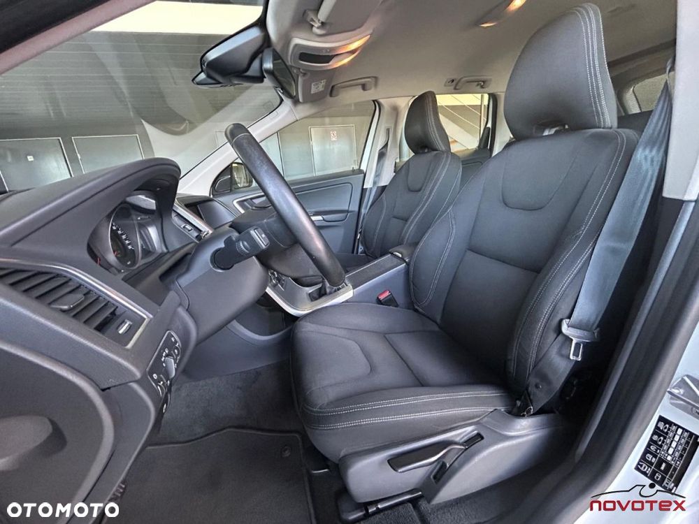 Volvo XC 60 D3 Drive-E Momentum - 8