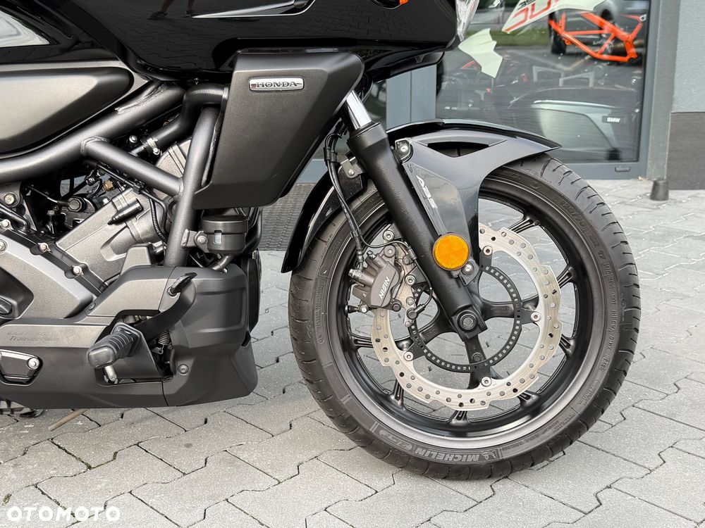 Honda CTX - 9