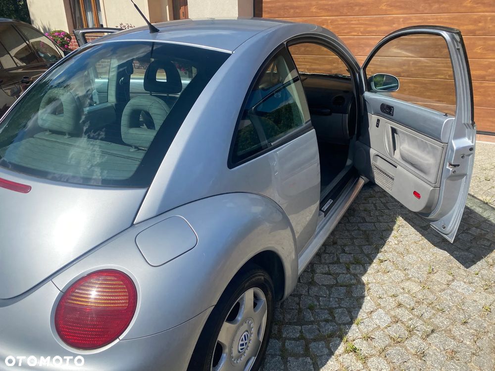 Volkswagen New Beetle - 7